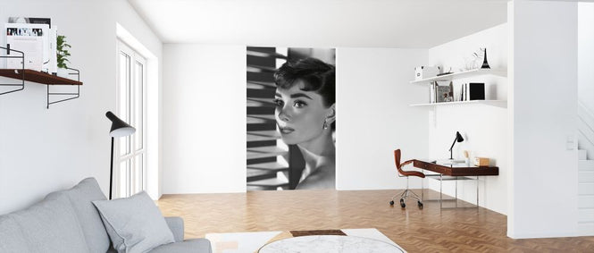 PHOTOWALL / Audrey Hepburn in Sabrina (e314742)