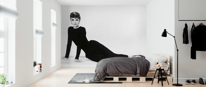 PHOTOWALL / Audrey Hepburn in Sabrina (e314863)