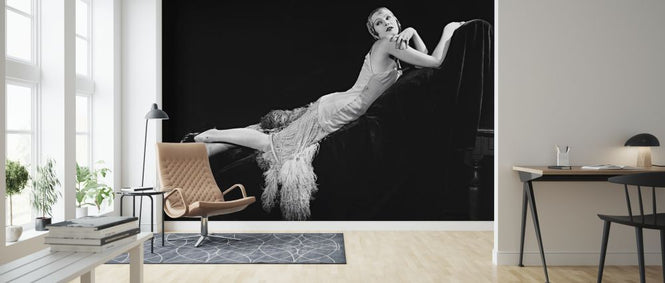 PHOTOWALL / Woman of Affairs (e322169)