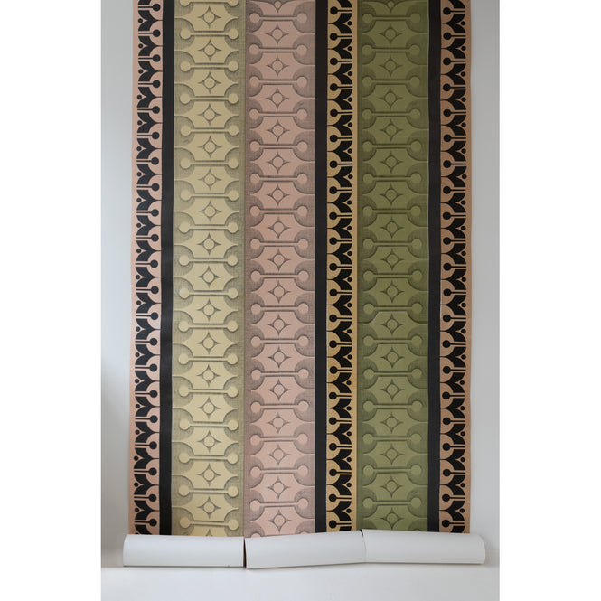 Deborah Bowness / HEIRLOOM / Mark 16 wallpaper Candy pink & Coffee brown