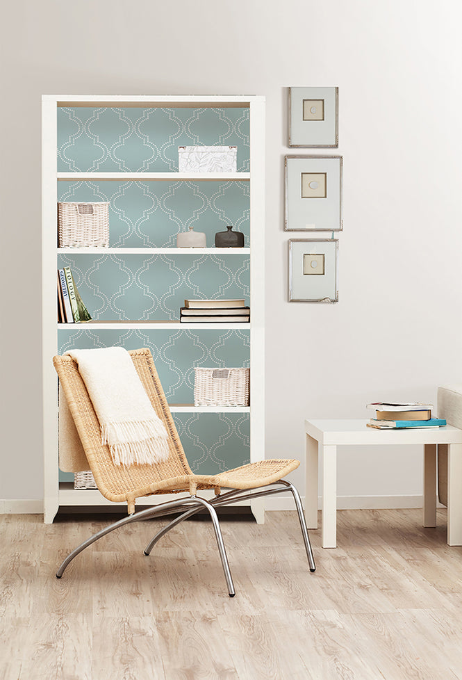 【予約受付】はがせる シール 壁紙 NU WALLPAPER / Slate Blue Quatrefoil Peel And Stick Wallpaper / NU1826